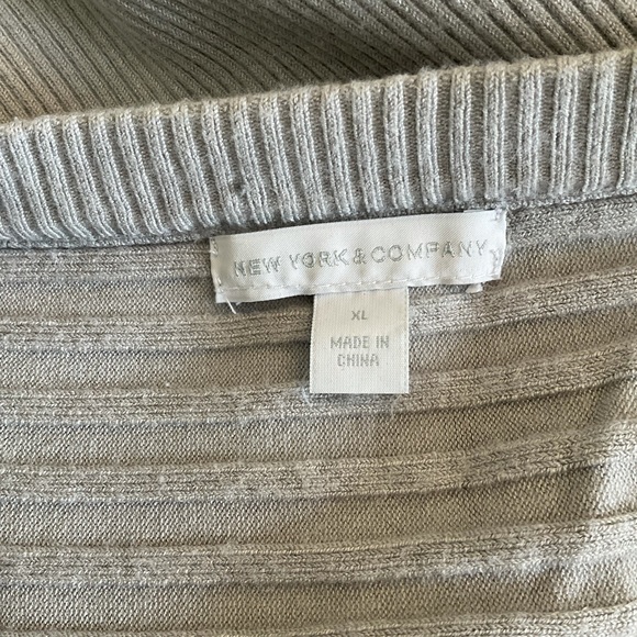 New York & Company sweater - Picture 6 of 8